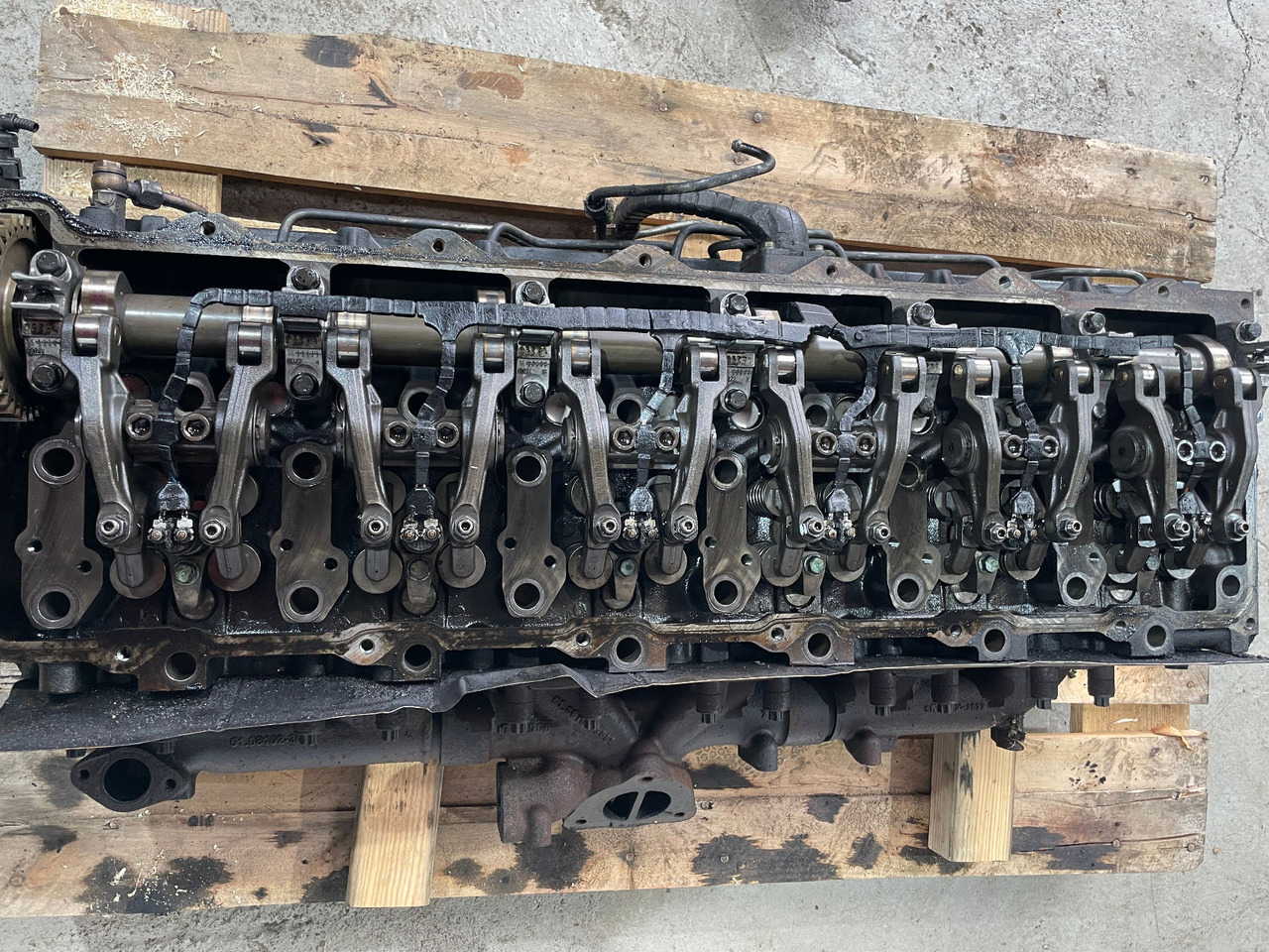 MAN Motor MAN Lions City D2066 LUH 52 Zylinderkopf Nockenwelle - Culasse pour Bus: photos 2 MAN Motor MAN Lions City D2066 LUH 52 Zylinderkopf Nockenwelle - Culasse pour Bus: photos 2