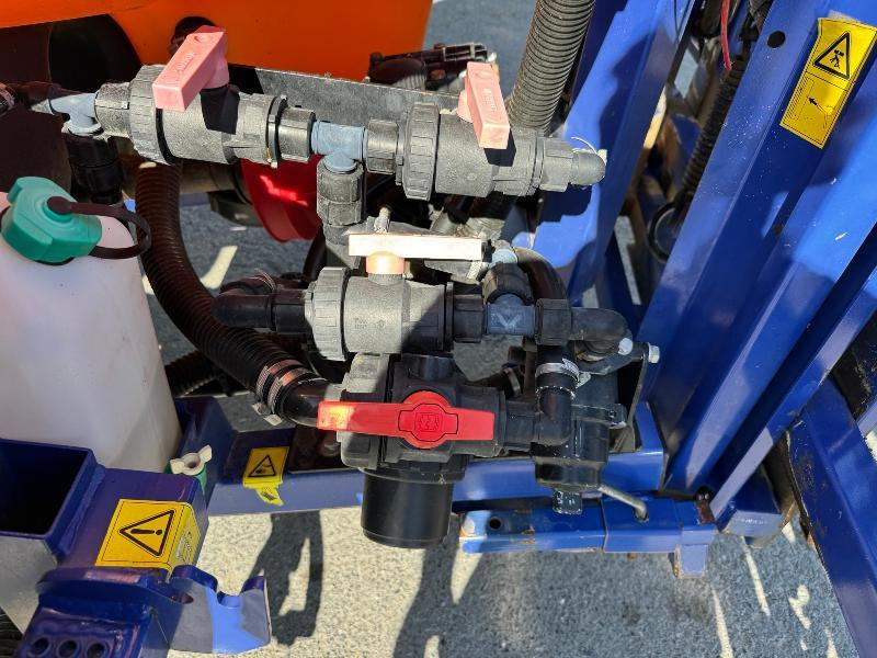 CARUELLE 1000L - Pulvé porté: photos 2 CARUELLE 1000L - Pulvé porté: photos 2