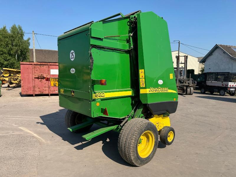 Presse à balles rondes JOHN DEERE 592: photos 6