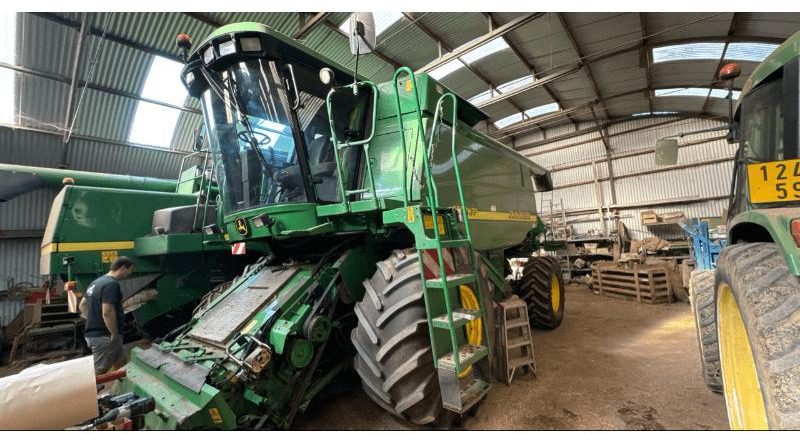 JOHN DEERE 9580WTS - Moissonneuse-batteuse: photos 1 JOHN DEERE 9580WTS - Moissonneuse-batteuse: photos 1