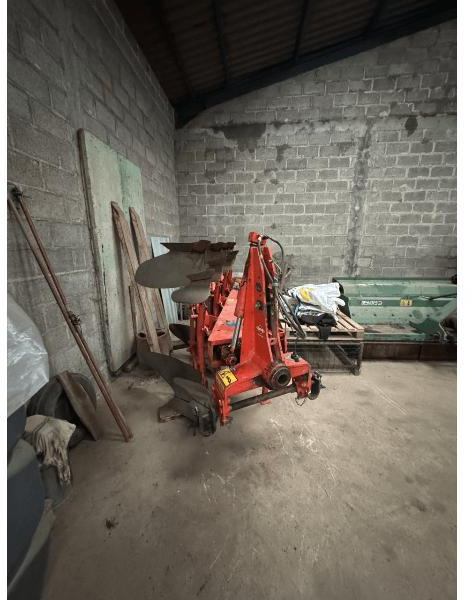 KUHN MASTER 100 - Charrue: photos 4 KUHN MASTER 100 - Charrue: photos 4