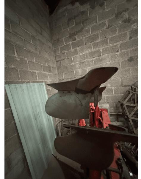 KUHN MASTER 100 - Charrue: photos 2 KUHN MASTER 100 - Charrue: photos 2