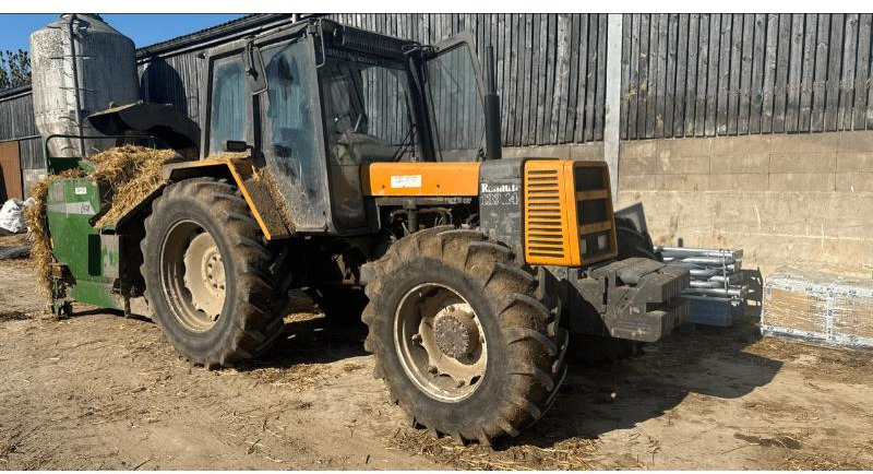 RENAULT 133-14 T - Tracteur agricole: photos 1 RENAULT 133-14 T - Tracteur agricole: photos 1