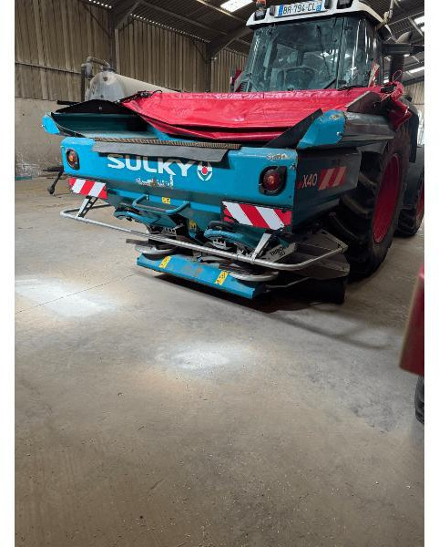 SULKY X40 - Distributeur d'engrais: photos 1 SULKY X40 - Distributeur d'engrais: photos 1