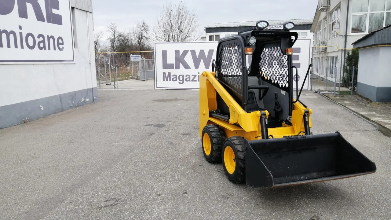 Bobcat Front Loader Ram Italia FM 120 – Hammer Installation - Mini chargeuse: photos 2 Bobcat Front Loader Ram Italia FM 120 – Hammer Installation - Mini chargeuse: photos 2
