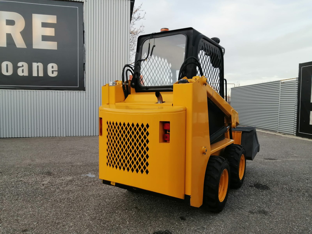 Bobcat Front Loader Ram Italia FM 120 – Hammer Installation - Mini chargeuse: photos 3 Bobcat Front Loader Ram Italia FM 120 – Hammer Installation - Mini chargeuse: photos 3
