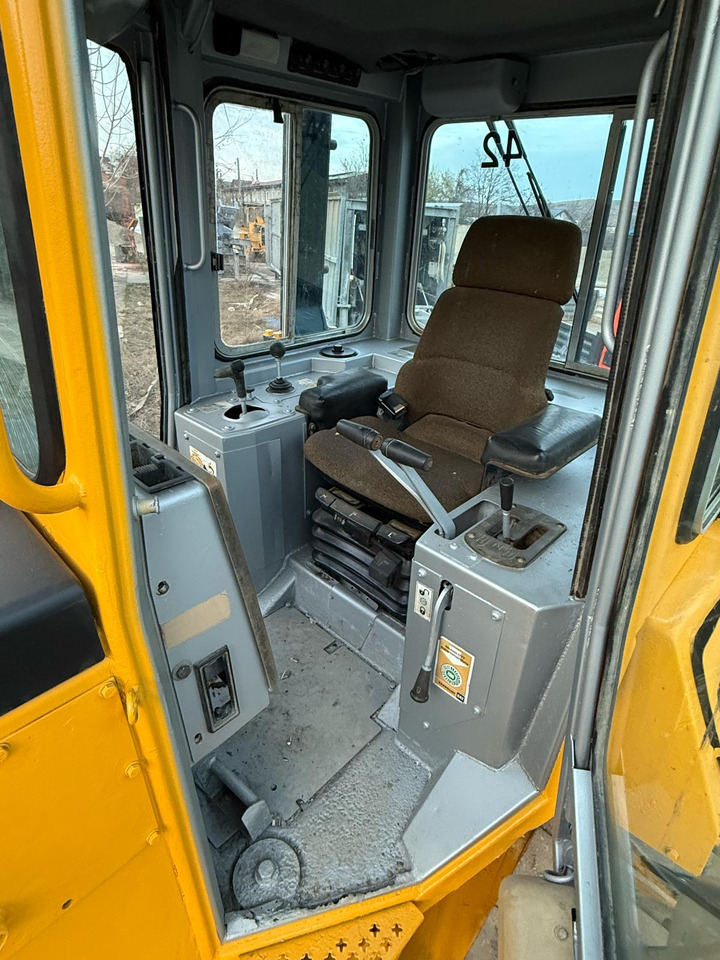 Bulldozer CATERPILLAR D4H BULLDOZER: photos 6 Bulldozer CATERPILLAR D4H BULLDOZER: photos 6