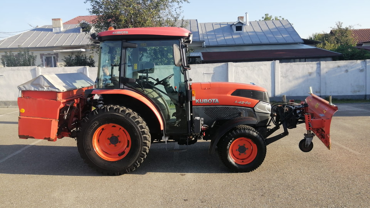 KUBOTA L4240 Narrow spaces tractor/vineyard/fruit tree/communal, TOP ! - Tracteur agricole: photos 2 KUBOTA L4240 Narrow spaces tractor/vineyard/fruit tree/communal, TOP ! - Tracteur agricole: photos 2