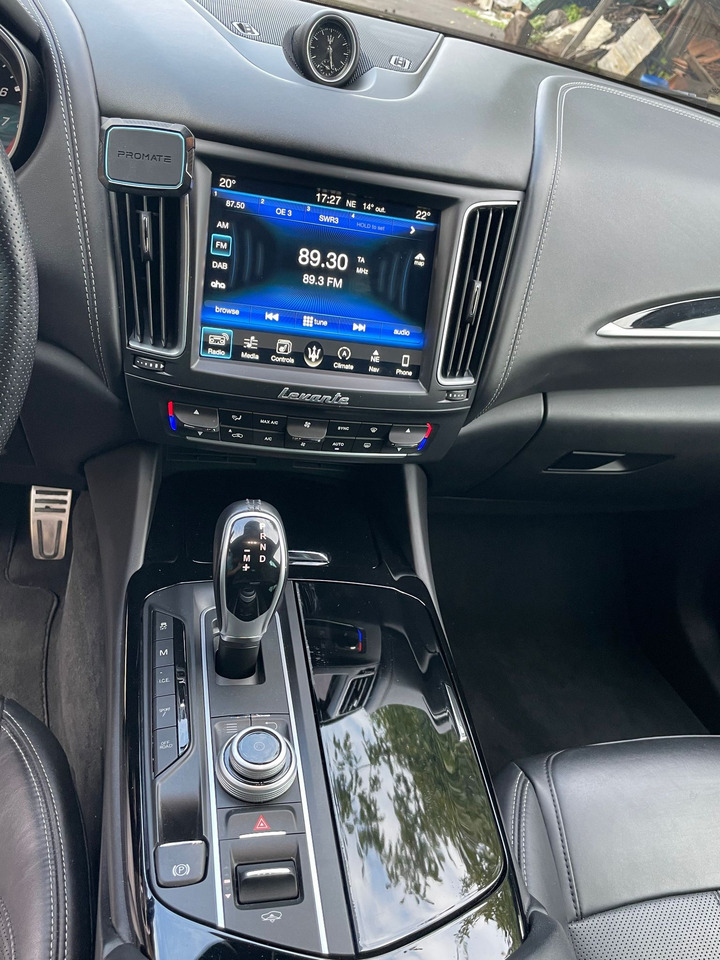 SUV MASERATI LEVANTE 4X4: photos 7 SUV MASERATI LEVANTE 4X4: photos 7