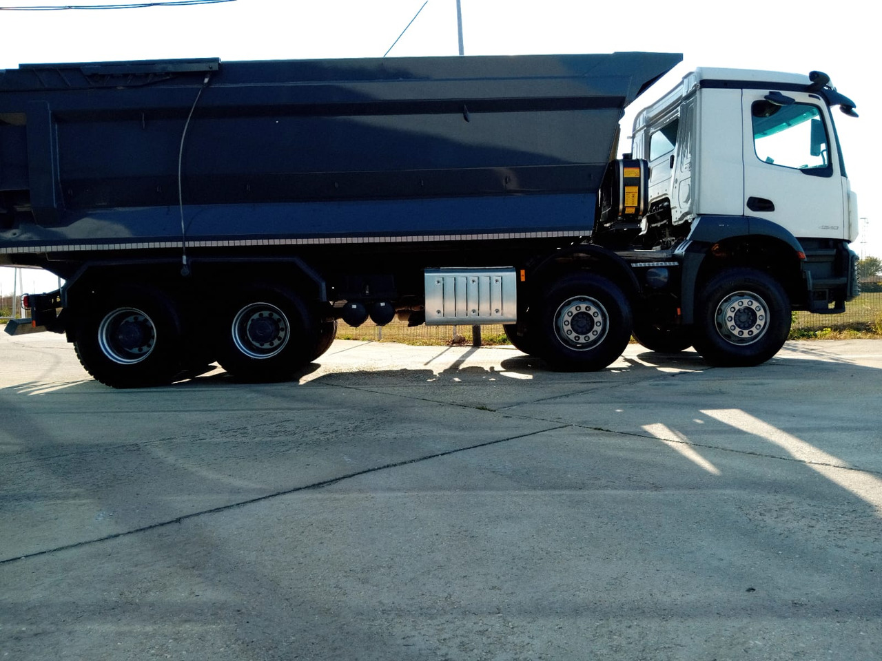 Mercedes-Benz Arocs 42.40 8×4 Basculanta/Tipper/Kipper Heavy Duty, TOP !!! - Camion benne: photos 3 Mercedes-Benz Arocs 42.40 8×4 Basculanta/Tipper/Kipper Heavy Duty, TOP !!! - Camion benne: photos 3