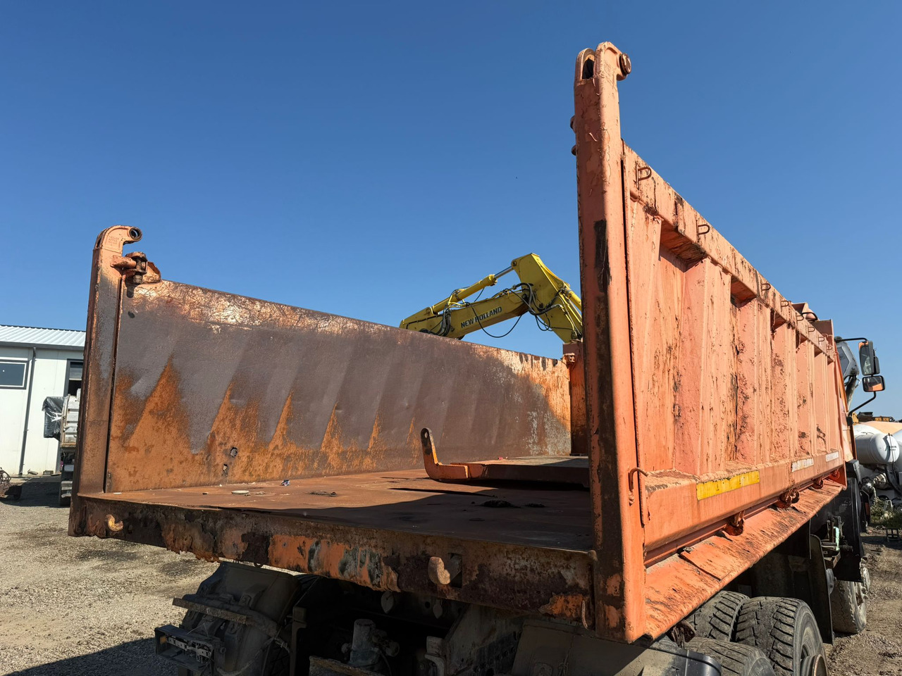 TIPPING BUCKET MEILLER KIPPER - Benne pour poids lourds: photos 4 TIPPING BUCKET MEILLER KIPPER - Benne pour poids lourds: photos 4