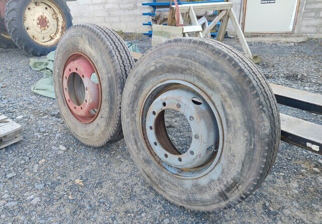 11R22.5 Kuorma-auton renkaat - 2kpl - Pneu pour Camion: photos 1 11R22.5 Kuorma-auton renkaat - 2kpl - Pneu pour Camion: photos 1