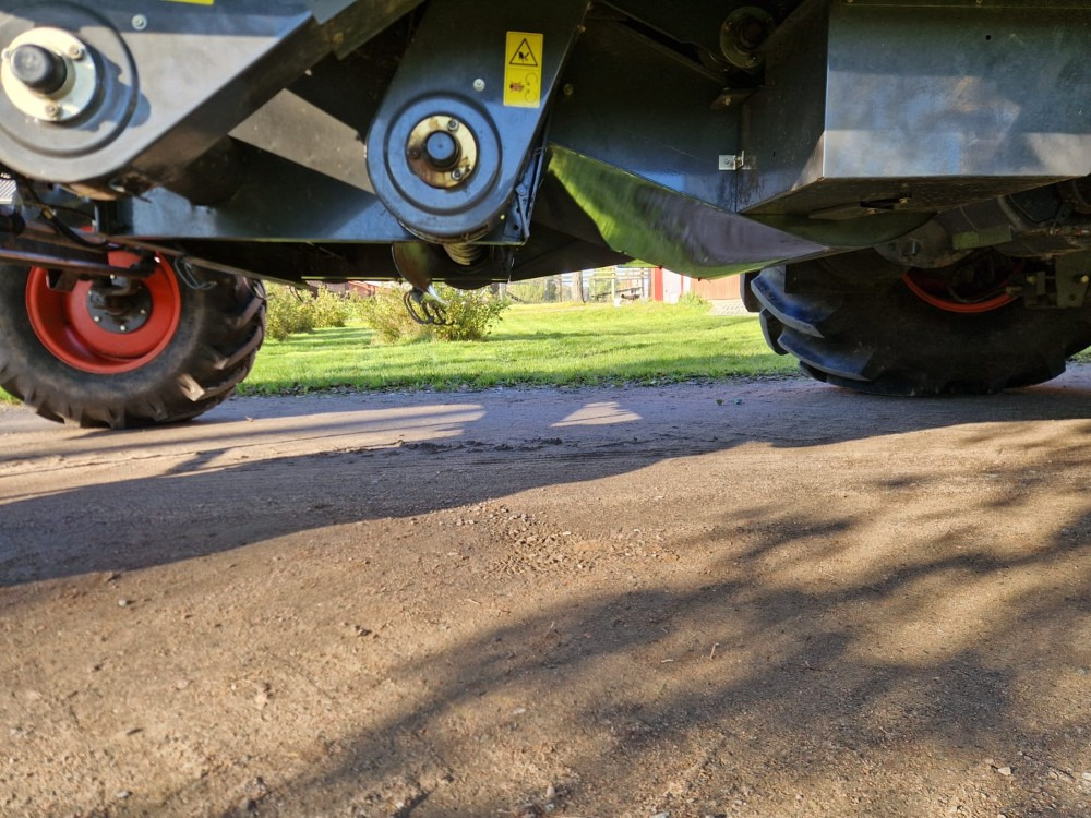 Moissonneuse-batteuse CLAAS Dominator 130: photos 28