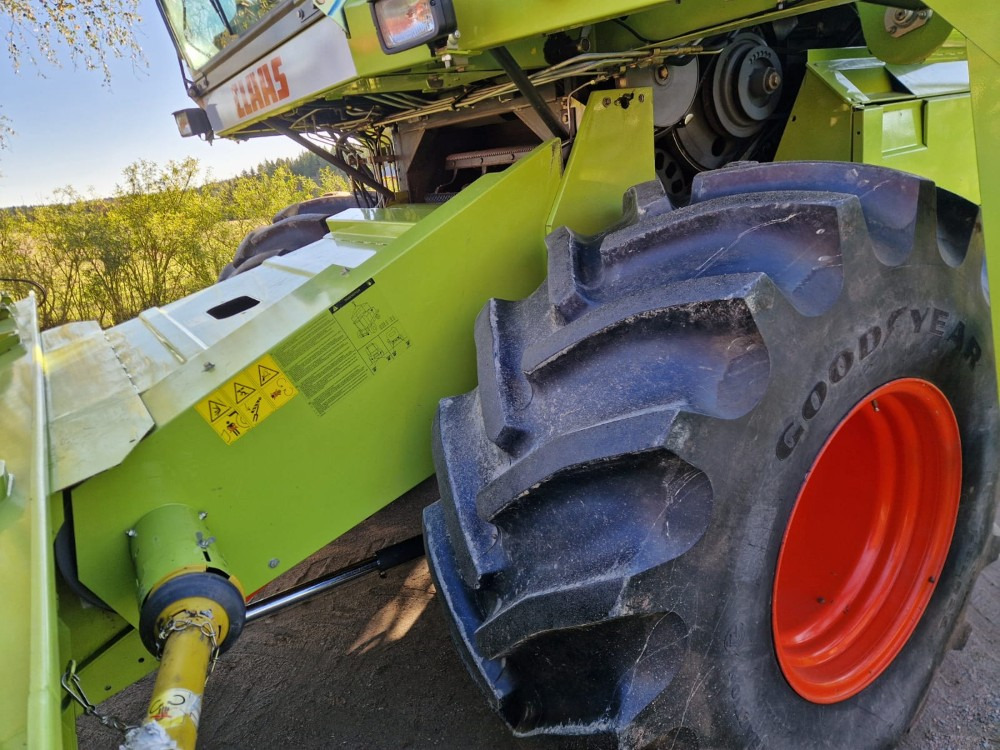 Moissonneuse-batteuse CLAAS Dominator 130: photos 13
