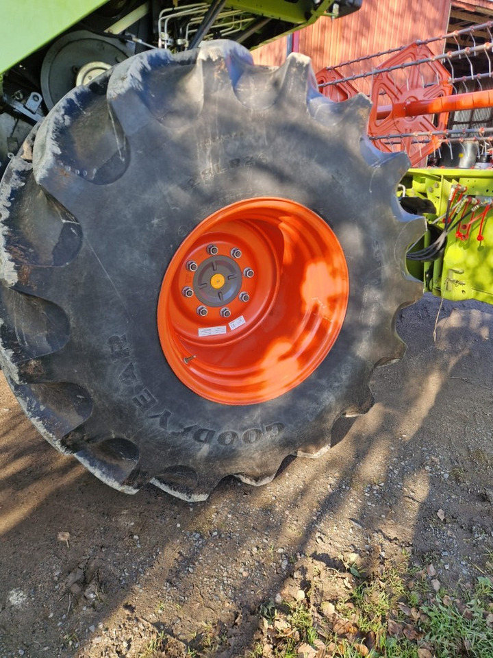 Moissonneuse-batteuse CLAAS Dominator 130: photos 9