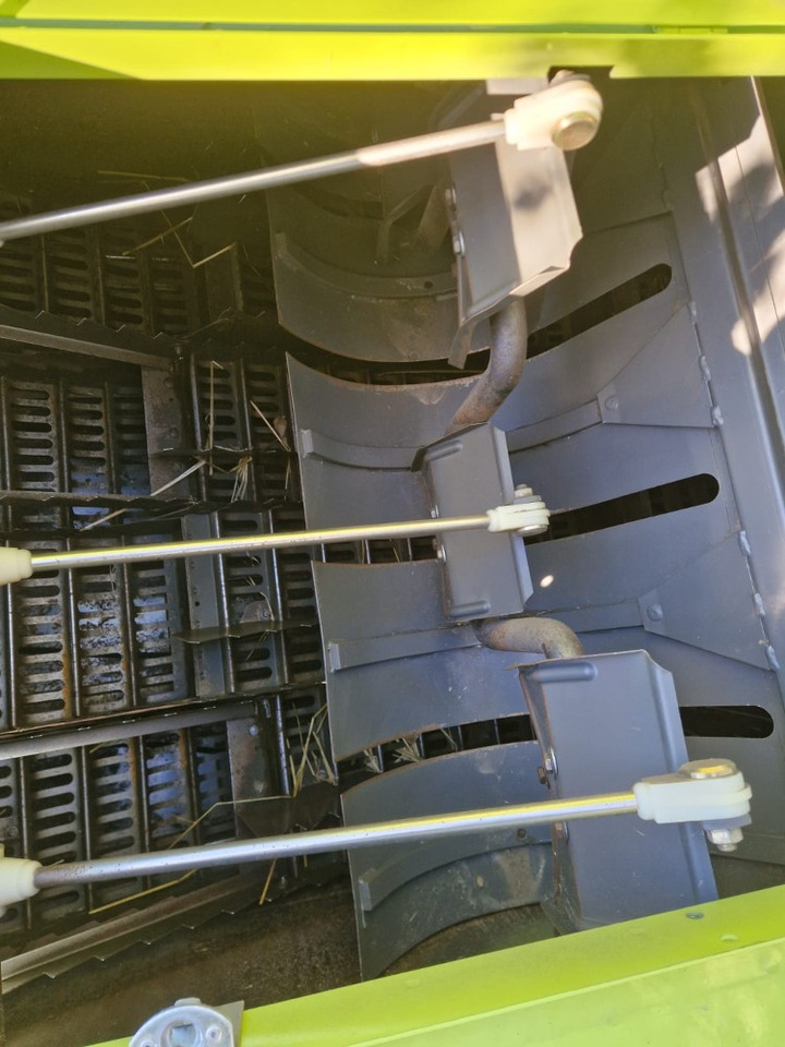 Moissonneuse-batteuse CLAAS Dominator 130: photos 18