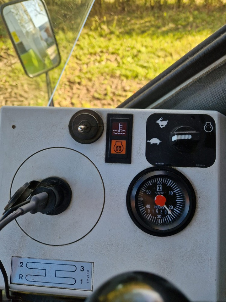 Moissonneuse-batteuse CLAAS Dominator 130: photos 25