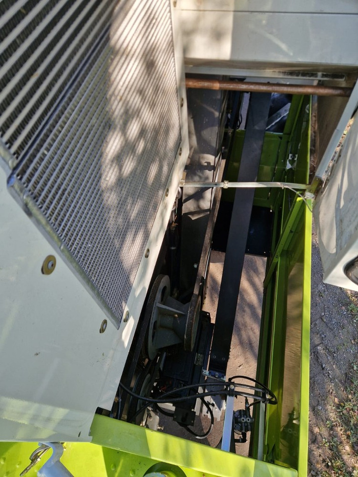 Moissonneuse-batteuse CLAAS Dominator 130: photos 16