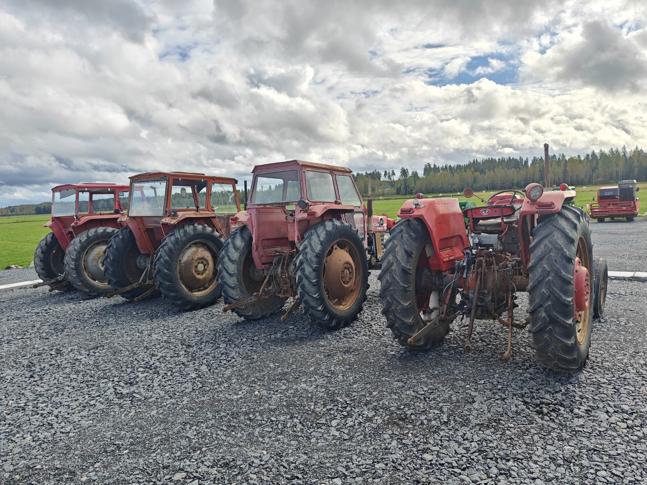 MASSEY FERGUSON 165, 165S ja 175 traktoreita 4 kpl / 4pcs - Tracteur agricole: photos 4 MASSEY FERGUSON 165, 165S ja 175 traktoreita 4 kpl / 4pcs - Tracteur agricole: photos 4