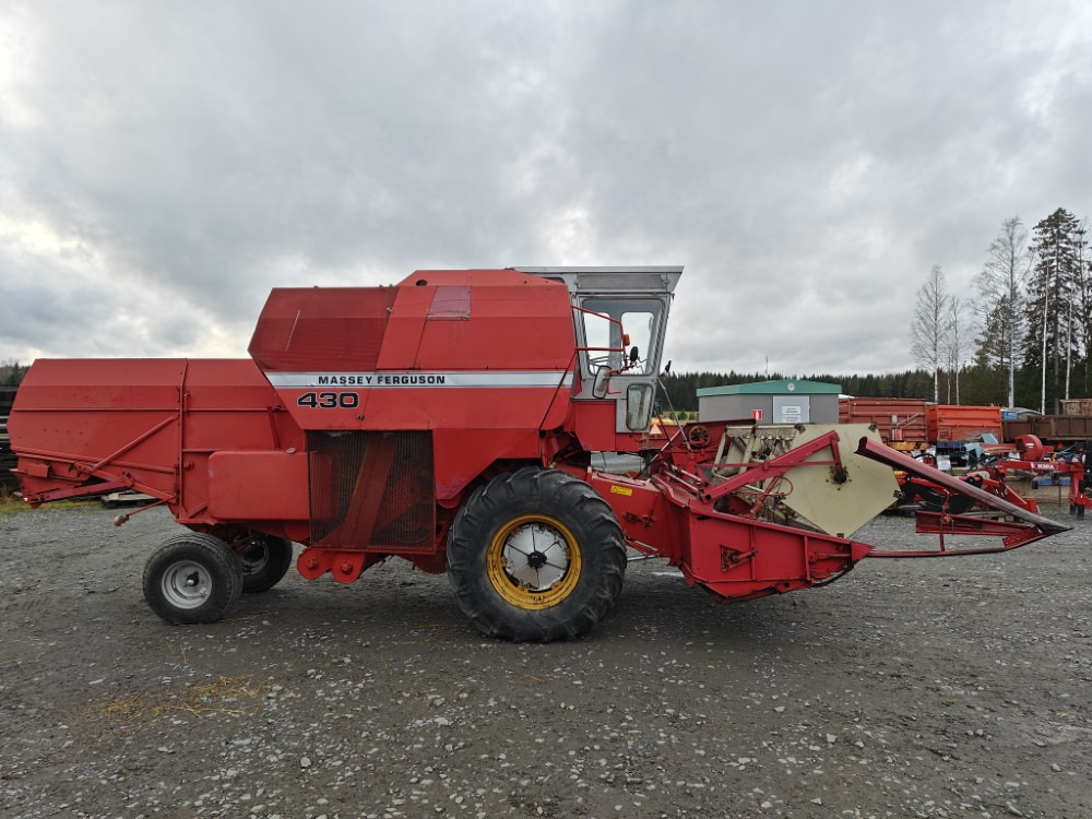 MASSEY FERGUSON 430 - Moissonneuse-batteuse: photos 5 MASSEY FERGUSON 430 - Moissonneuse-batteuse: photos 5
