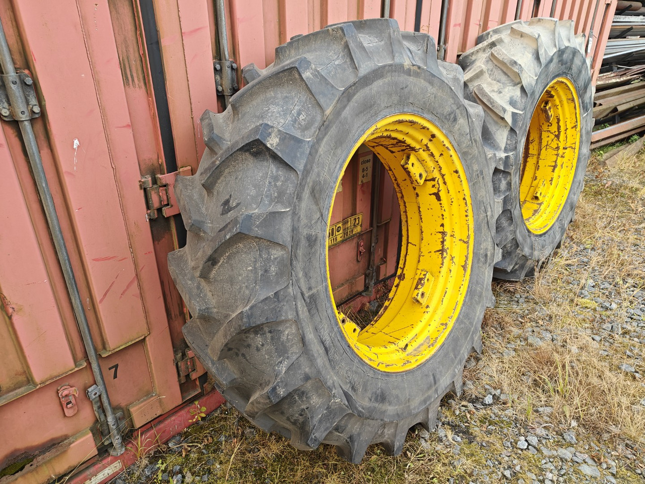 MICHELIN 18.4R38 traktorin renkaat - Pneus et jantes pour Tracteur agricole: photos 3 MICHELIN 18.4R38 traktorin renkaat - Pneus et jantes pour Tracteur agricole: photos 3