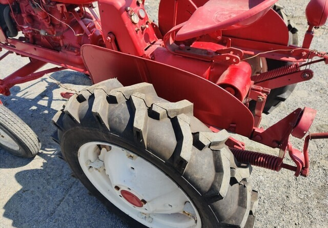 Tracteur agricole Massey Harris Traktori - bensiini: photos 7