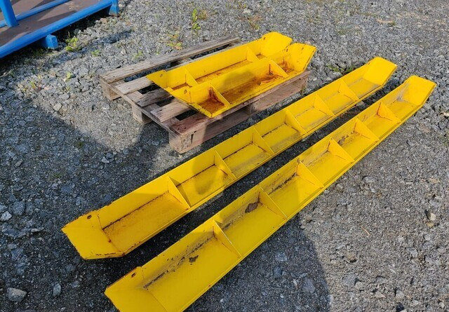 Törmäyssuojia - metallisia - Pièces de rechange pour Matériel de manutention: photos 5 Törmäyssuojia - metallisia - Pièces de rechange pour Matériel de manutention: photos 5