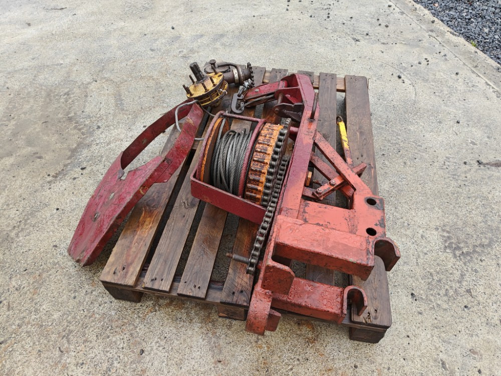 Remet Traktorivinssi - korjattavaksi - Fendeuse de bûches: photos 2 Remet Traktorivinssi - korjattavaksi - Fendeuse de bûches: photos 2