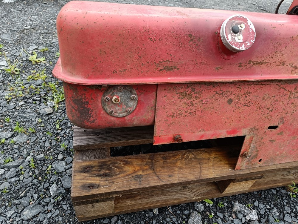 Sampo 410 polttoainetankki - Réservoir de carburant pour Moissonneuse-batteuse: photos 5 Sampo 410 polttoainetankki - Réservoir de carburant pour Moissonneuse-batteuse: photos 5