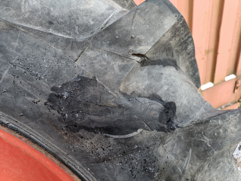 Roue complète Taurus 18.4R38 renkaat - Fendt Farmer: photos 13 Roue complète Taurus 18.4R38 renkaat - Fendt Farmer: photos 13