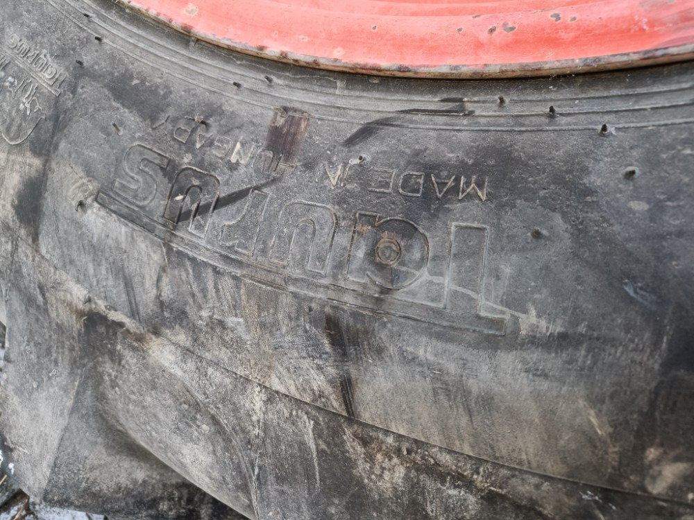 Roue complète Taurus 18.4R38 renkaat - Fendt Farmer: photos 10 Roue complète Taurus 18.4R38 renkaat - Fendt Farmer: photos 10