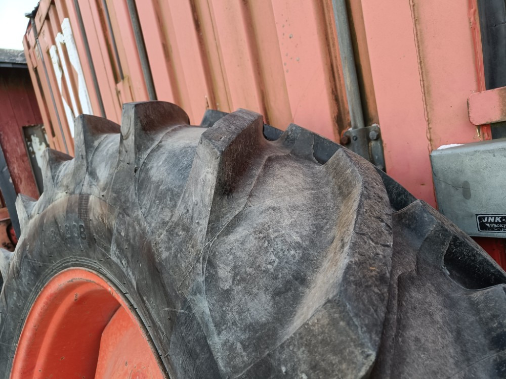 Roue complète Taurus 18.4R38 renkaat - Fendt Farmer: photos 8 Roue complète Taurus 18.4R38 renkaat - Fendt Farmer: photos 8