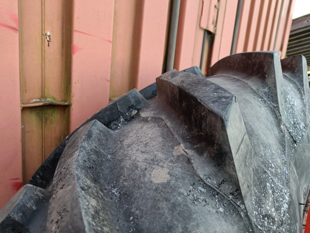 Roue complète Taurus 18.4R38 renkaat - Fendt Farmer: photos 12 Roue complète Taurus 18.4R38 renkaat - Fendt Farmer: photos 12