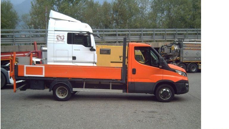 Iveco DAILYdaily 35-140 - Utilitaire plateau: photos 2 Iveco DAILYdaily 35-140 - Utilitaire plateau: photos 2