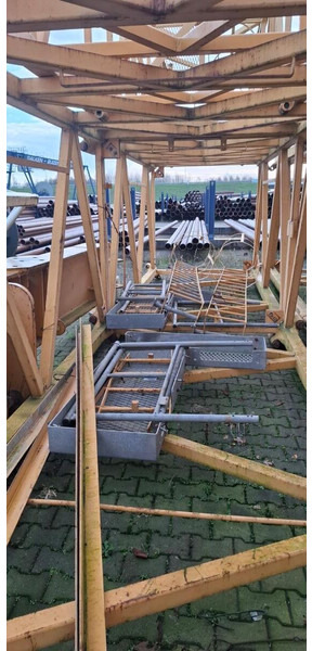 Liebherr 256HC reinforced 4,14m towers - Grue à tour: photos 3 Liebherr 256HC reinforced 4,14m towers - Grue à tour: photos 3