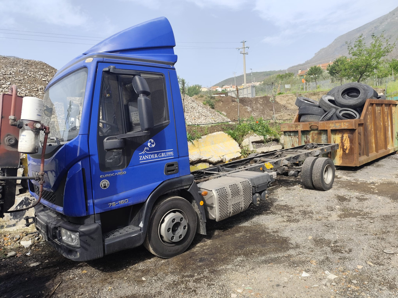 IVECO EUROCARGO 75-160 - Châssis cabine, Camion grue: photos 1 IVECO EUROCARGO 75-160 - Châssis cabine, Camion grue: photos 1