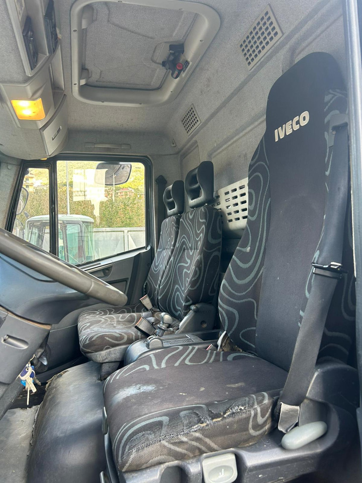 IVECO EUROCARGO 80E18 - Camion grue, Camion benne: photos 5 IVECO EUROCARGO 80E18 - Camion grue, Camion benne: photos 5