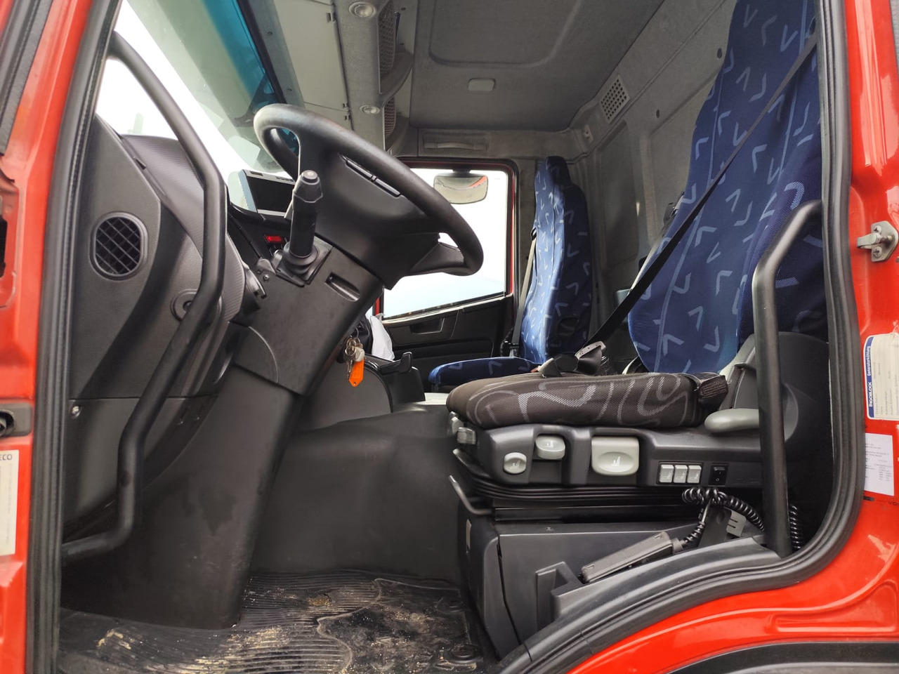 IVECO STRALIS 190S31 - Camion ampliroll: photos 3 IVECO STRALIS 190S31 - Camion ampliroll: photos 3