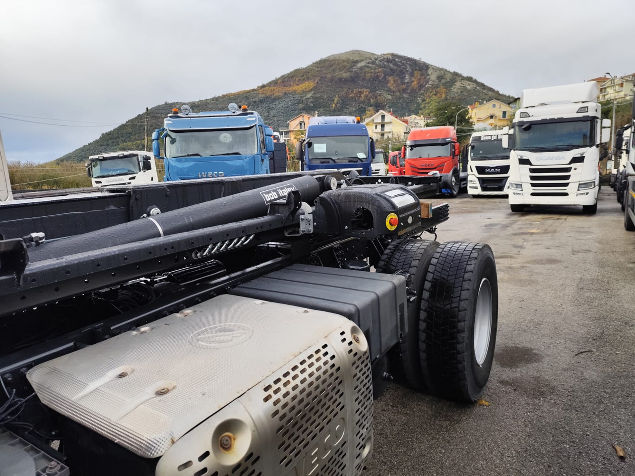 IVECO STRALIS 190S31 - Camion ampliroll: photos 2 IVECO STRALIS 190S31 - Camion ampliroll: photos 2