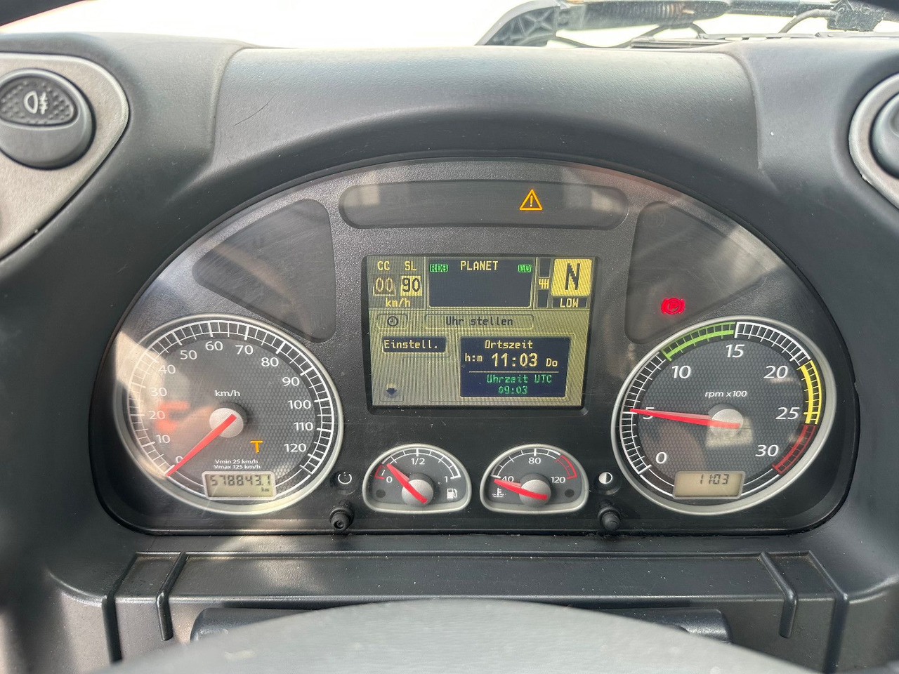 IVECO STRALIS 260S45 - Camion grue: photos 4 IVECO STRALIS 260S45 - Camion grue: photos 4