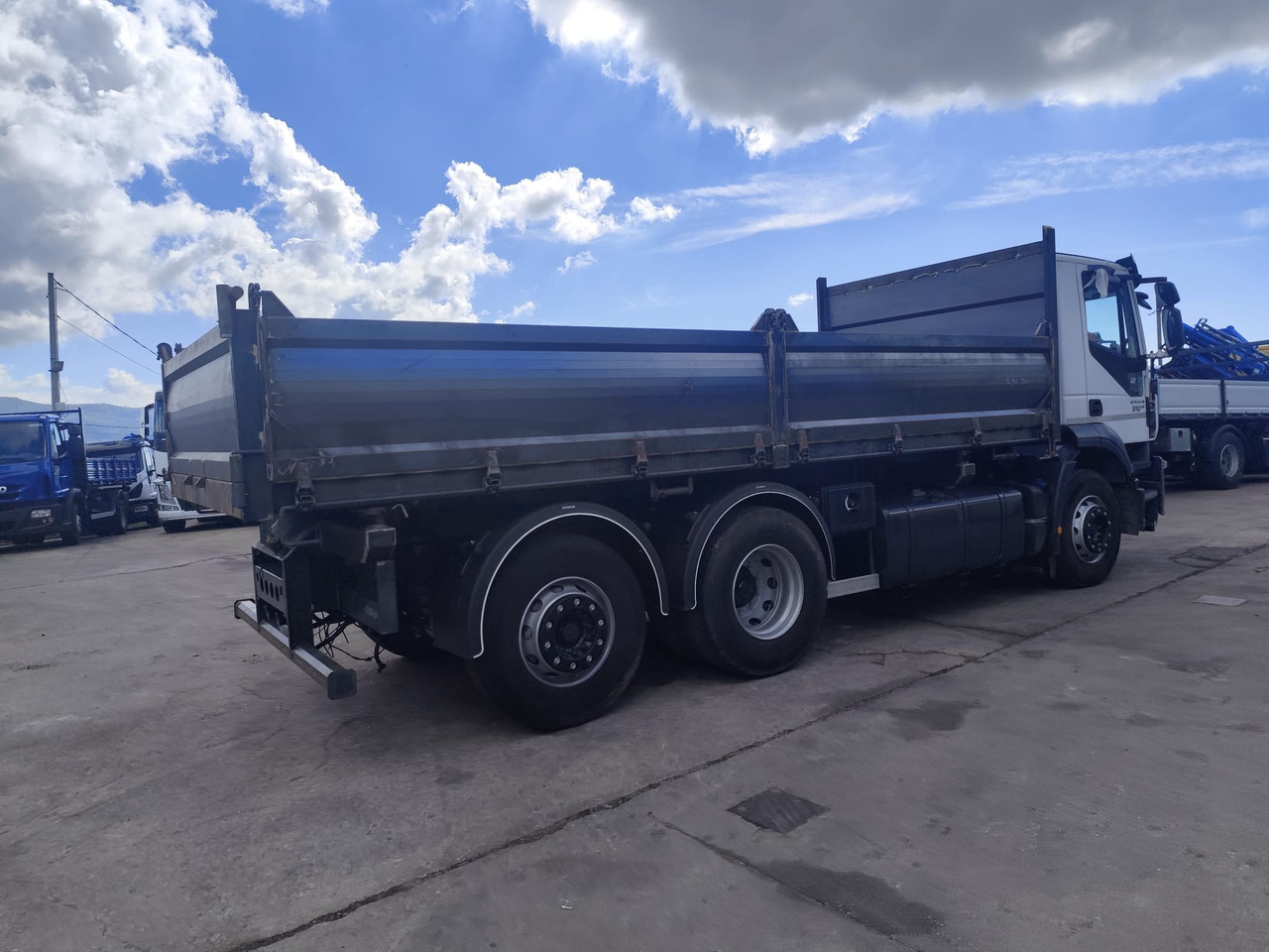 IVECO STRALIS AD 260S31 - Camion benne: photos 4 IVECO STRALIS AD 260S31 - Camion benne: photos 4
