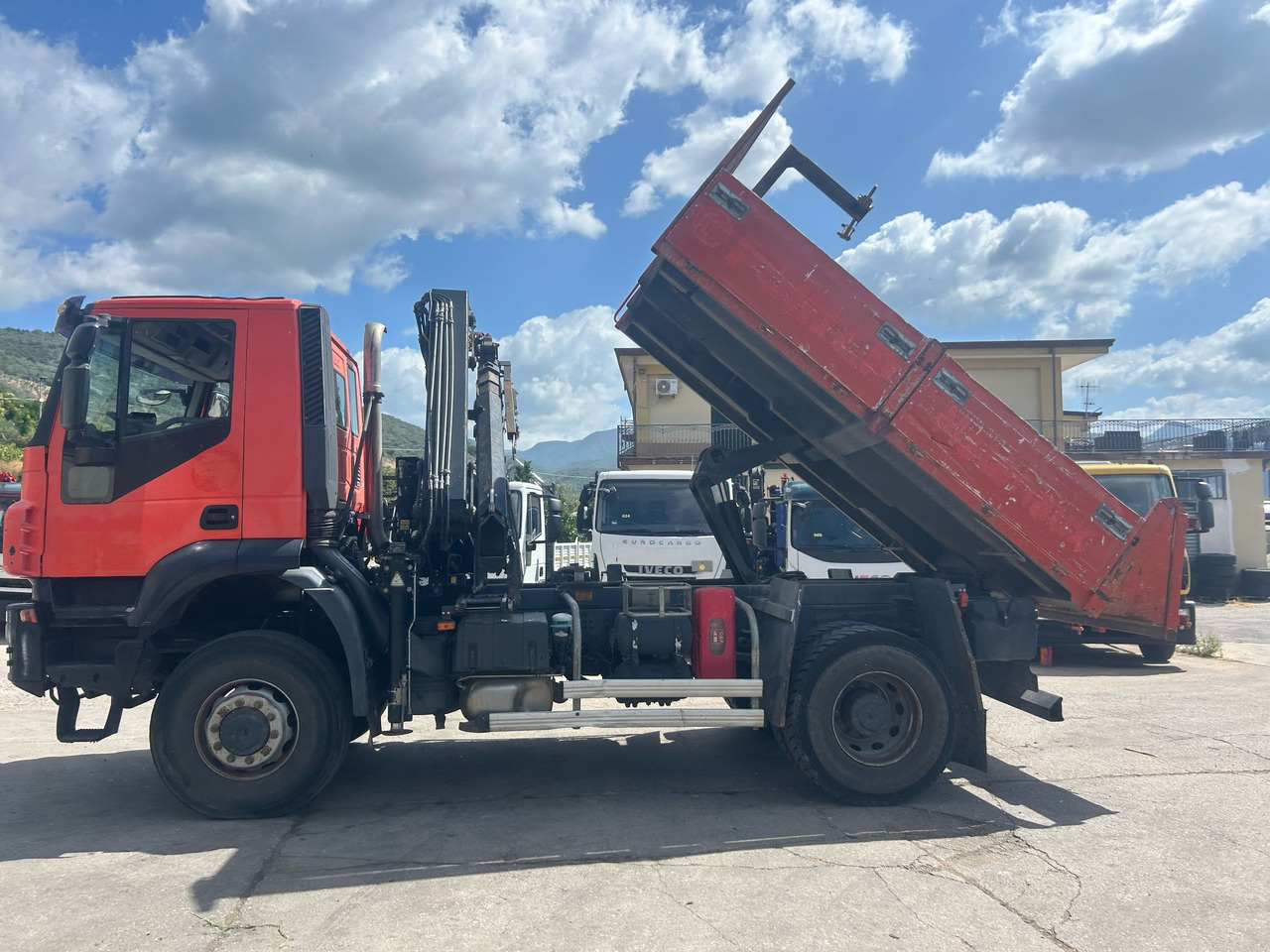 IVECO TRAKKER 190T36 - Camion grue: photos 4 IVECO TRAKKER 190T36 - Camion grue: photos 4