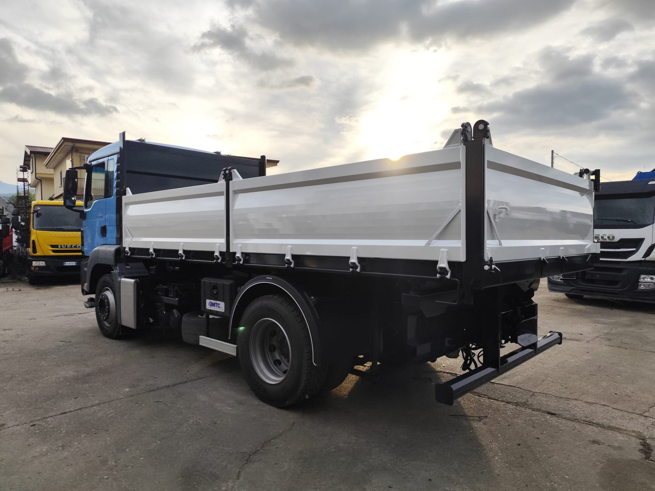 MAN TGS 18.360 - Camion benne: photos 3 MAN TGS 18.360 - Camion benne: photos 3