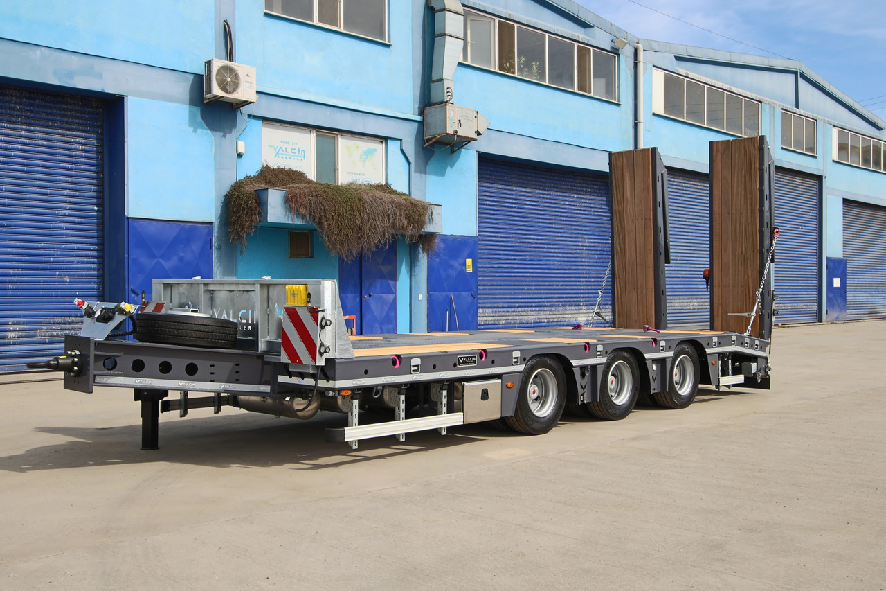 YALCIN 3 ESSIEUX CENTRAUX - Remorque porte-engin surbaissée: photos 2 YALCIN 3 ESSIEUX CENTRAUX - Remorque porte-engin surbaissée: photos 2