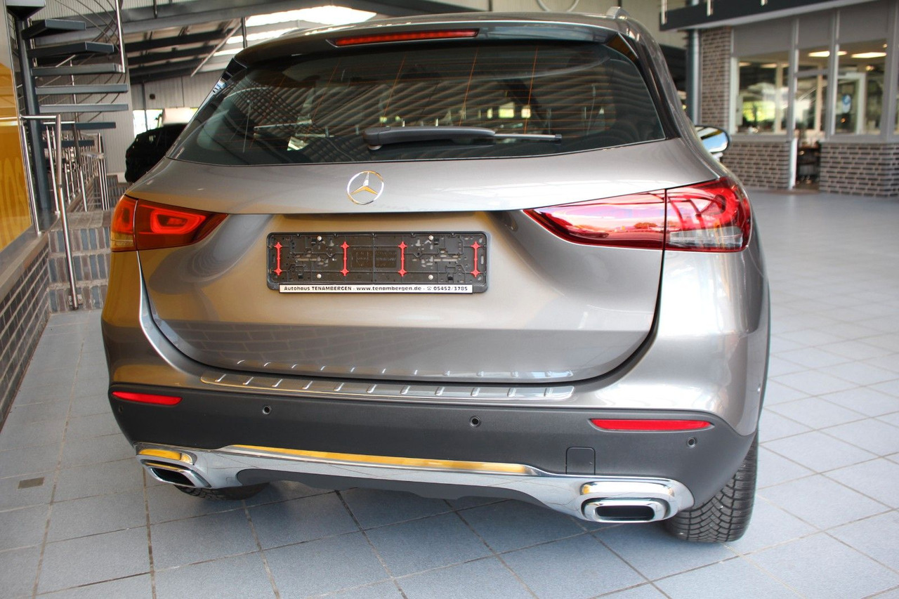 Mercedes-Benz GLA 180 Progressive Navi LED Kamera - SUV: photos 4 Mercedes-Benz GLA 180 Progressive Navi LED Kamera - SUV: photos 4