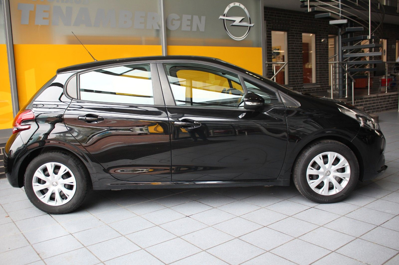 Peugeot 208 Active Klima PDC Sitzheizung Bluetooth - Berline: photos 3 Peugeot 208 Active Klima PDC Sitzheizung Bluetooth - Berline: photos 3