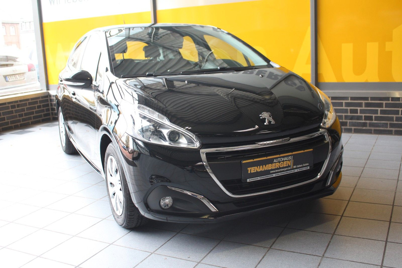 Peugeot 208 Active Klima PDC Sitzheizung Bluetooth - Berline: photos 2 Peugeot 208 Active Klima PDC Sitzheizung Bluetooth - Berline: photos 2