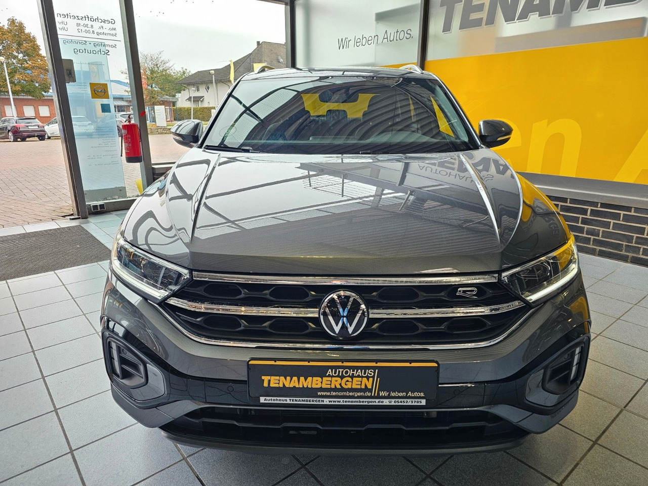 Volkswagen T-Roc R-Line eHeckklappe SHZ LED - SUV: photos 3 Volkswagen T-Roc R-Line eHeckklappe SHZ LED - SUV: photos 3