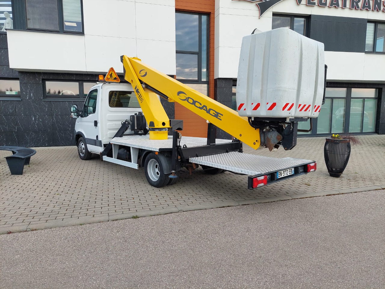 Iveco 35C11 - Camion avec nacelle: photos 3 Iveco 35C11 - Camion avec nacelle: photos 3