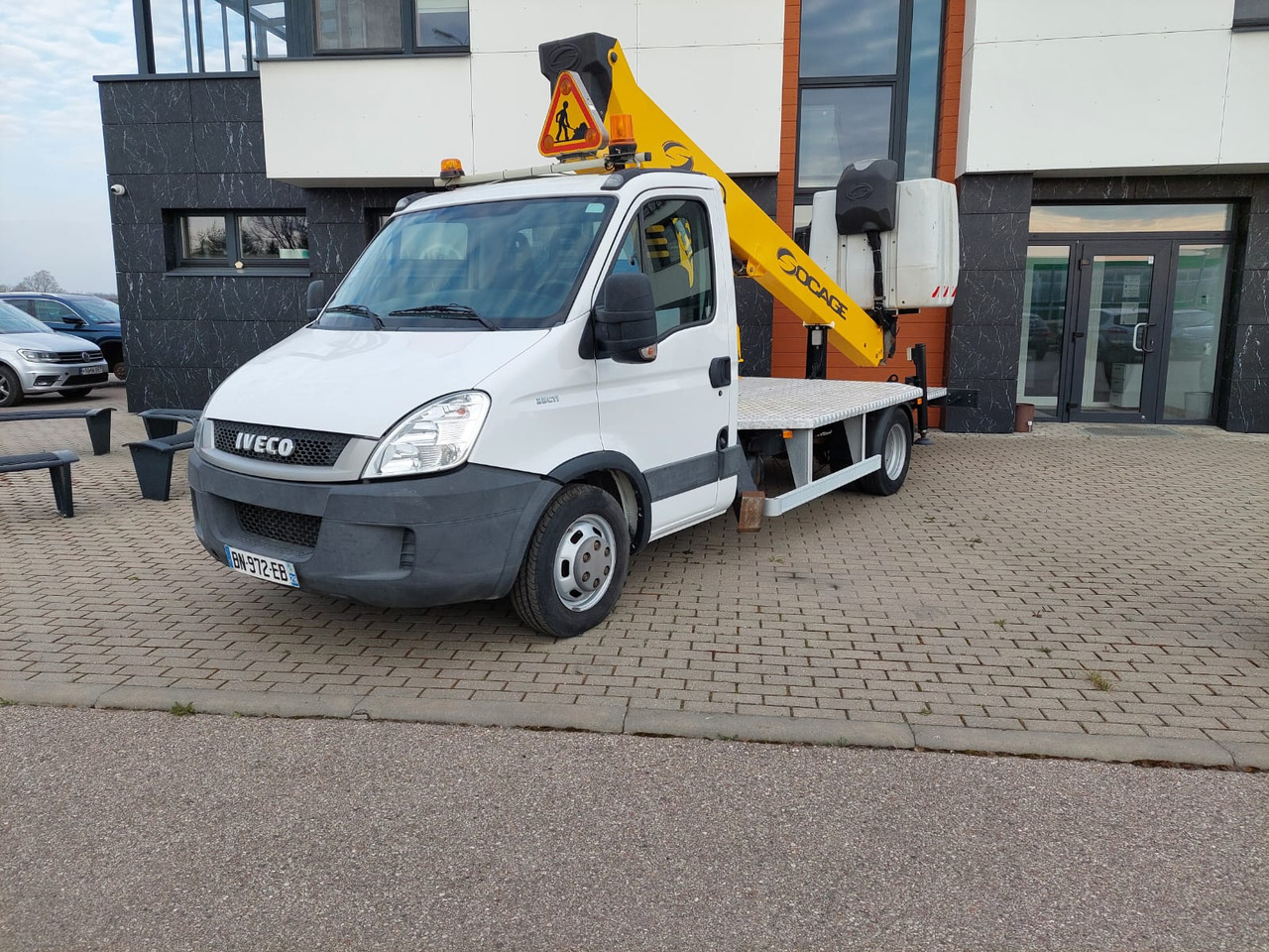 Iveco 35C11 - Camion avec nacelle: photos 2 Iveco 35C11 - Camion avec nacelle: photos 2